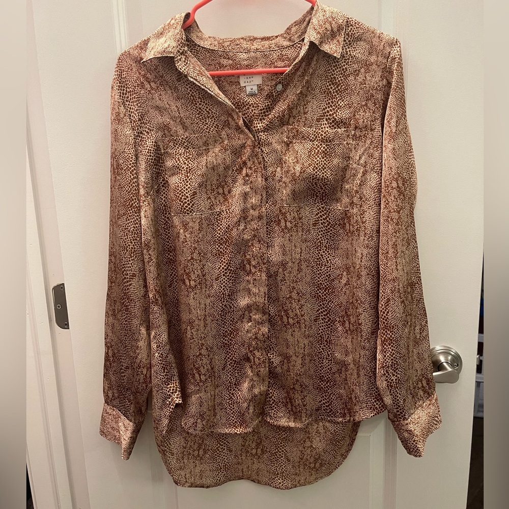 Women’s button up pattern shirt